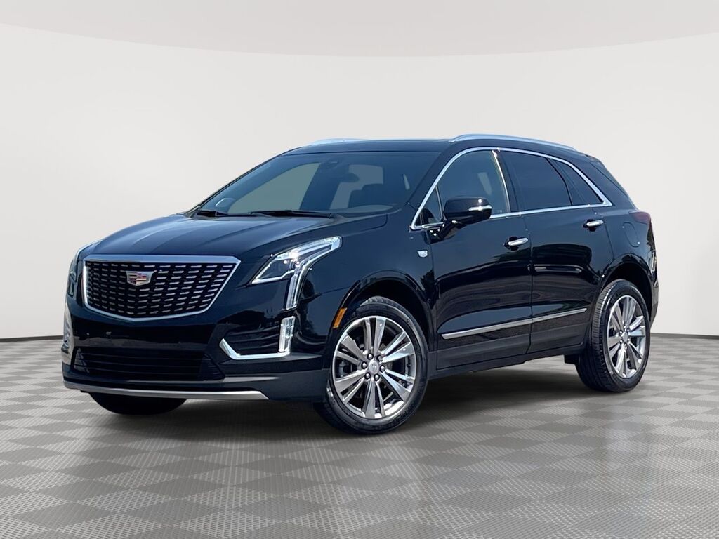 2025 Cadillac XT5 — photo 1 of 7