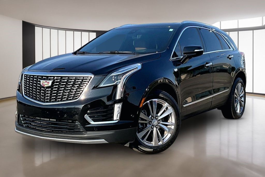 2023 Cadillac XT5 — photo 1 of 7