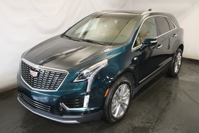 2025 Cadillac XT5 — photo 1 of 7