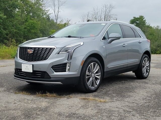 2025 Cadillac XT5 — photo 1 of 7