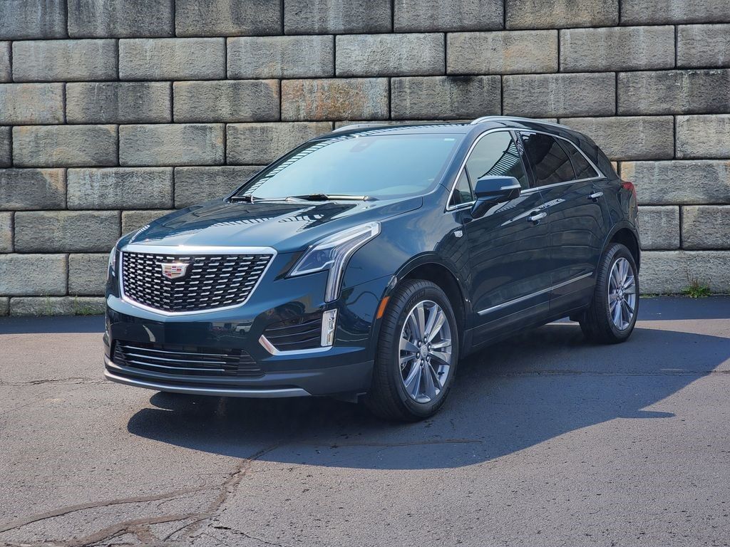 2025 Cadillac XT5 — photo 1 of 7