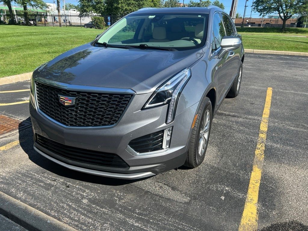 2022 Cadillac XT5 — photo 1 of 7
