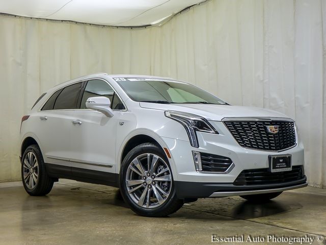 2025 Cadillac XT5 — photo 1 of 7