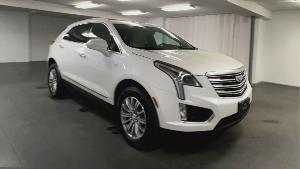 2018 Cadillac XT5 Luxury AWD — photo 1 of 7