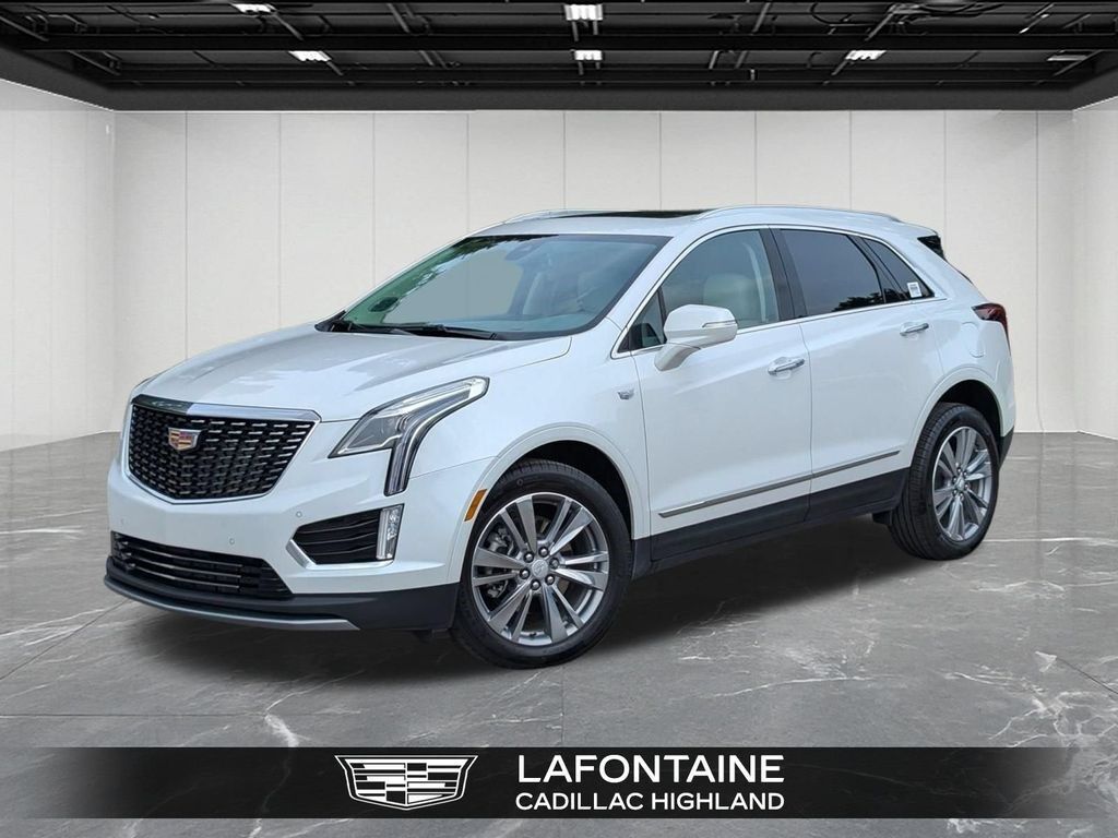 2025 Cadillac XT5 — photo 1 of 7