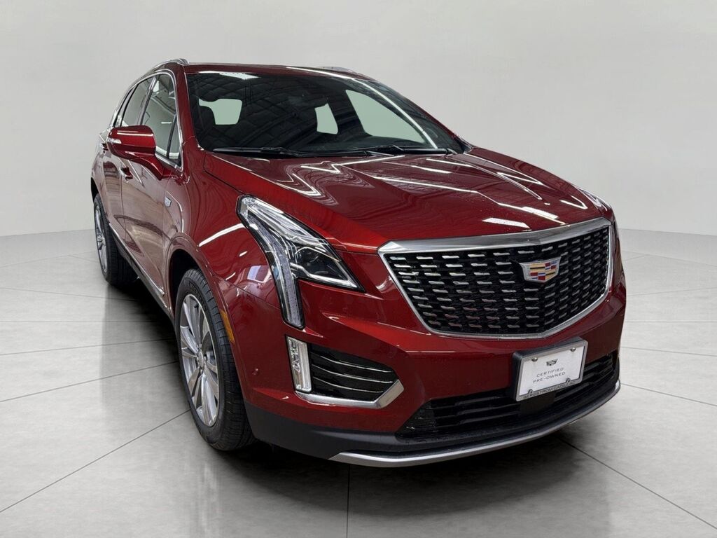 2026 Cadillac XT5 — photo 1 of 7
