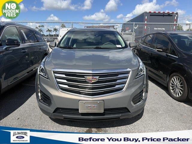 2017 Cadillac XT5 Luxury — photo 1 of 4