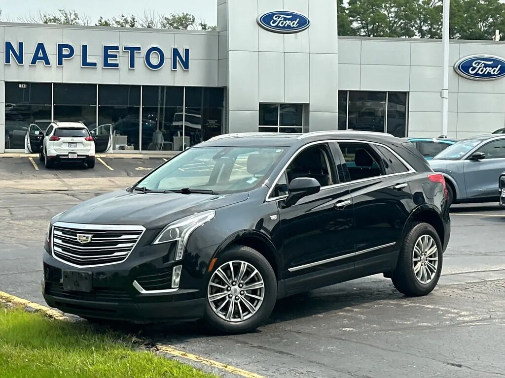 2017 Cadillac XT5 Luxury — photo 1 of 40