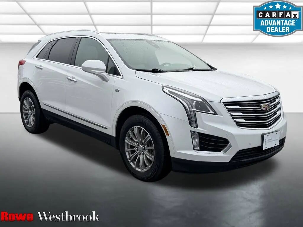 2017 Cadillac XT5 Luxury — photo 1 of 13