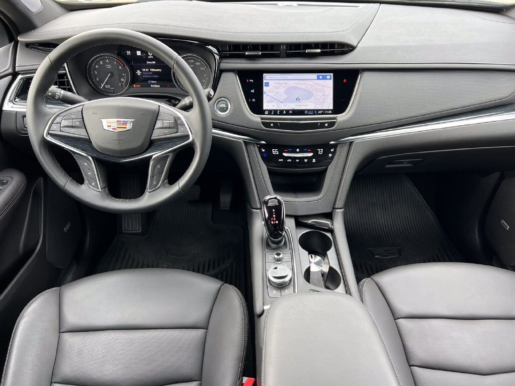 2026 Cadillac XT5 — photo 1 of 6