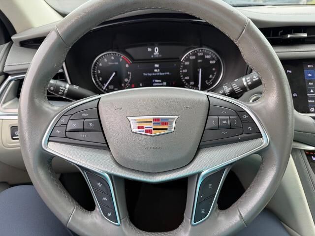 2021 Cadillac XT5 Premium Luxury — photo 1 of 26