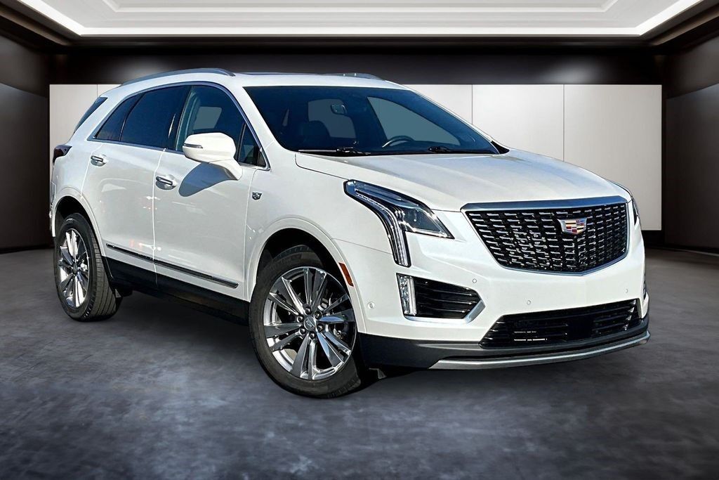2023 Cadillac XT5 — photo 1 of 7