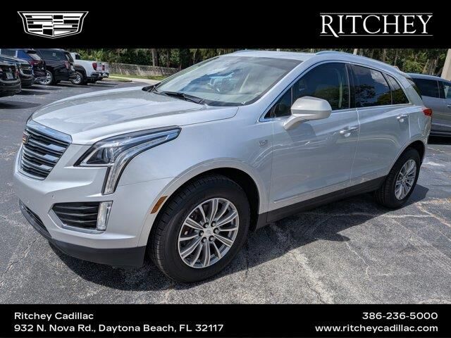 2017 Cadillac XT5 Luxury — photo 1 of 14