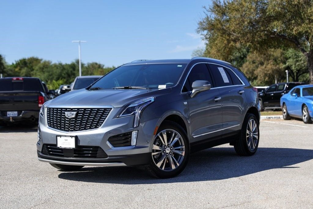 2022 Cadillac XT5 — photo 1 of 7