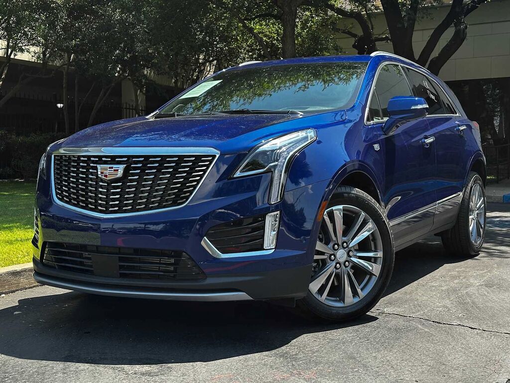 2025 Cadillac XT5 — photo 1 of 7