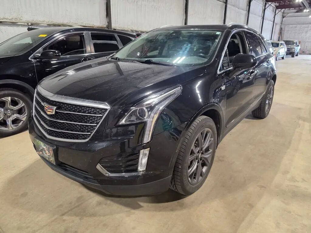 2019 Cadillac XT5 Luxury — photo 1 of 49