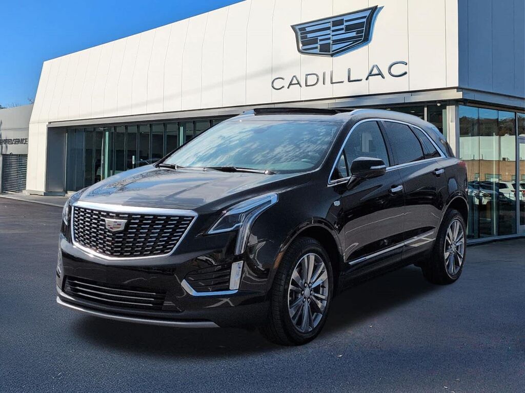 2025 Cadillac XT5 — photo 1 of 7