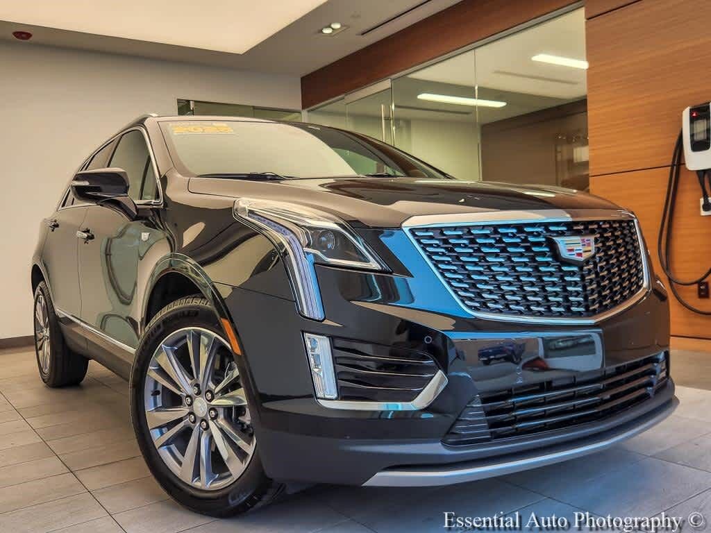 2025 Cadillac XT5 — photo 1 of 6