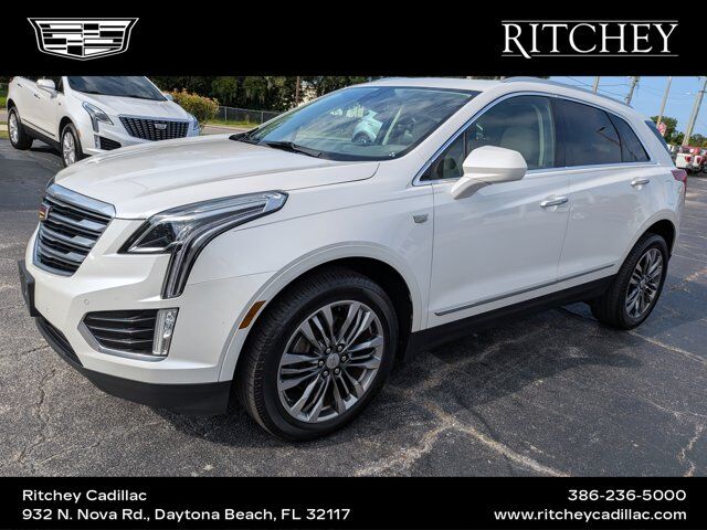 2017 Cadillac XT5 Premium Luxury AWD — photo 1 of 20