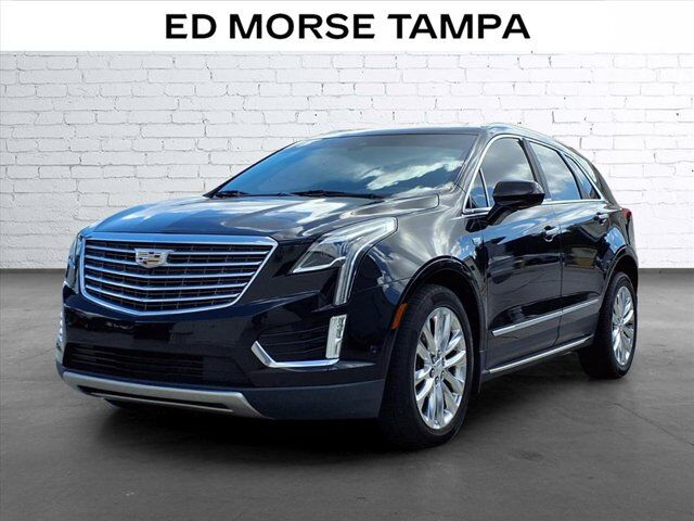 2017 Cadillac XT5 Platinum AWD — photo 1 of 13