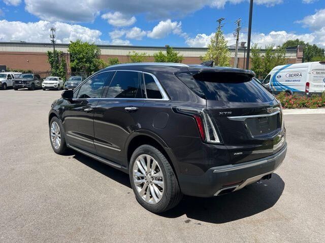 2018 Cadillac XT5 Platinum — photo 1 of 37
