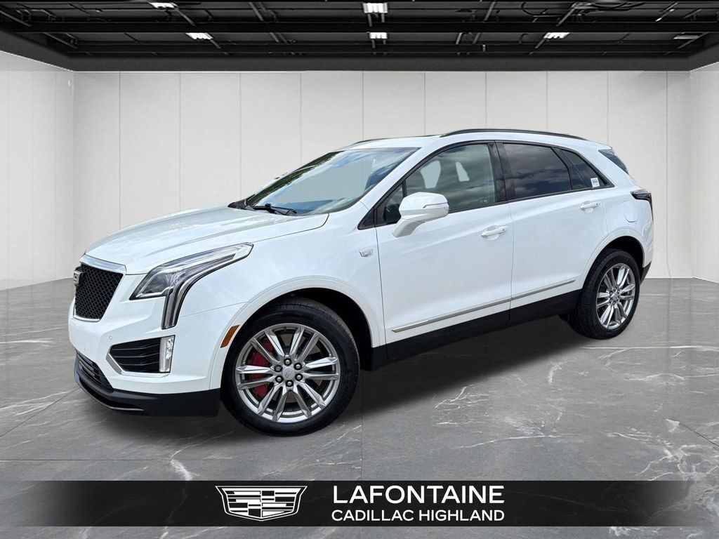 2023 Cadillac XT5 — photo 1 of 7