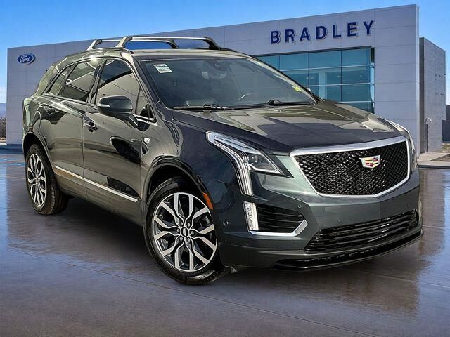 2021 Cadillac XT5 Sport — photo 1 of 26