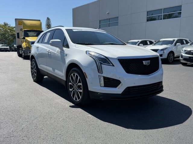 2022 Cadillac XT5 — photo 1 of 7