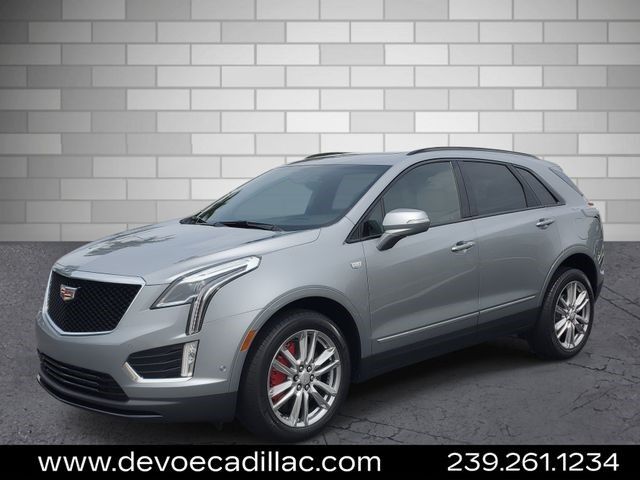 2023 Cadillac XT5 — photo 1 of 7