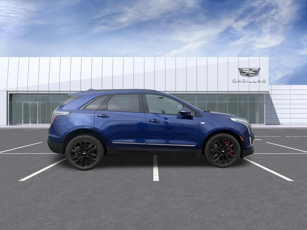 2024 Cadillac XT5 — photo 1 of 7