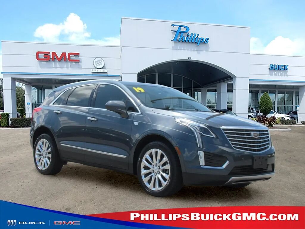 2019 Cadillac XT5 Platinum — photo 1 of 13