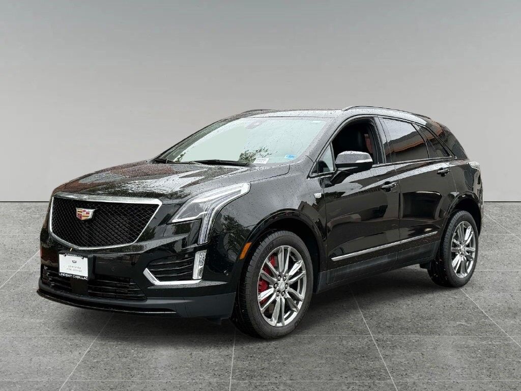 2026 Cadillac XT5 — photo 1 of 7
