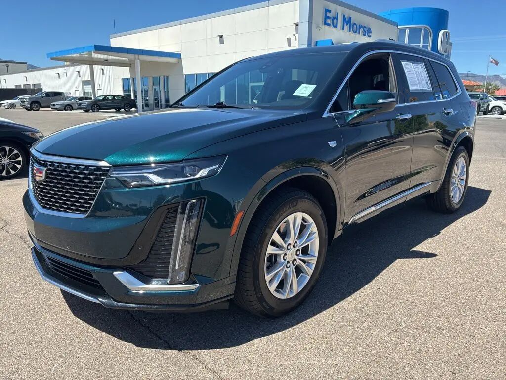 2024 Cadillac XT6 Luxury — photo 1 of 13