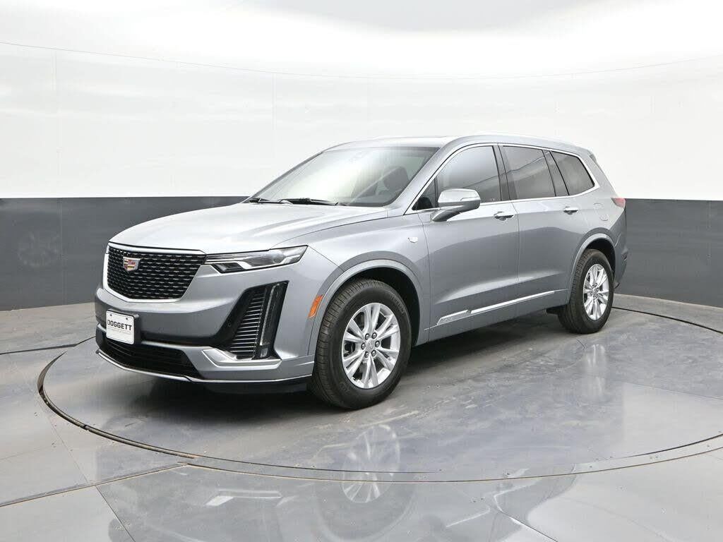 2025 Cadillac XT6 Luxury — photo 1 of 27