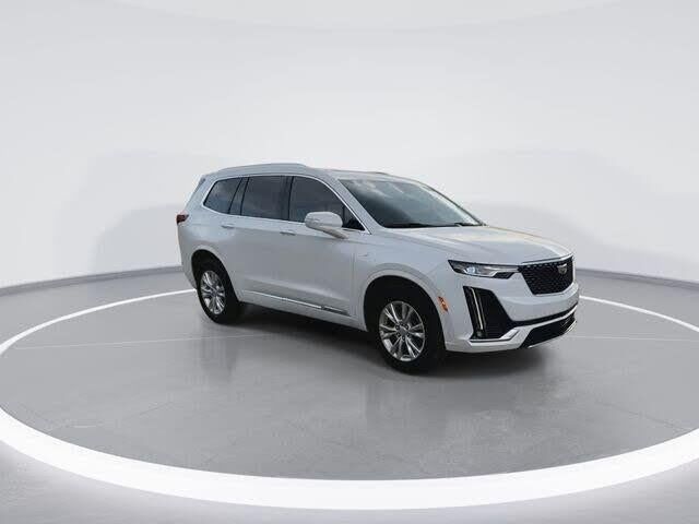2024 Cadillac XT6 Luxury — photo 1 of 1