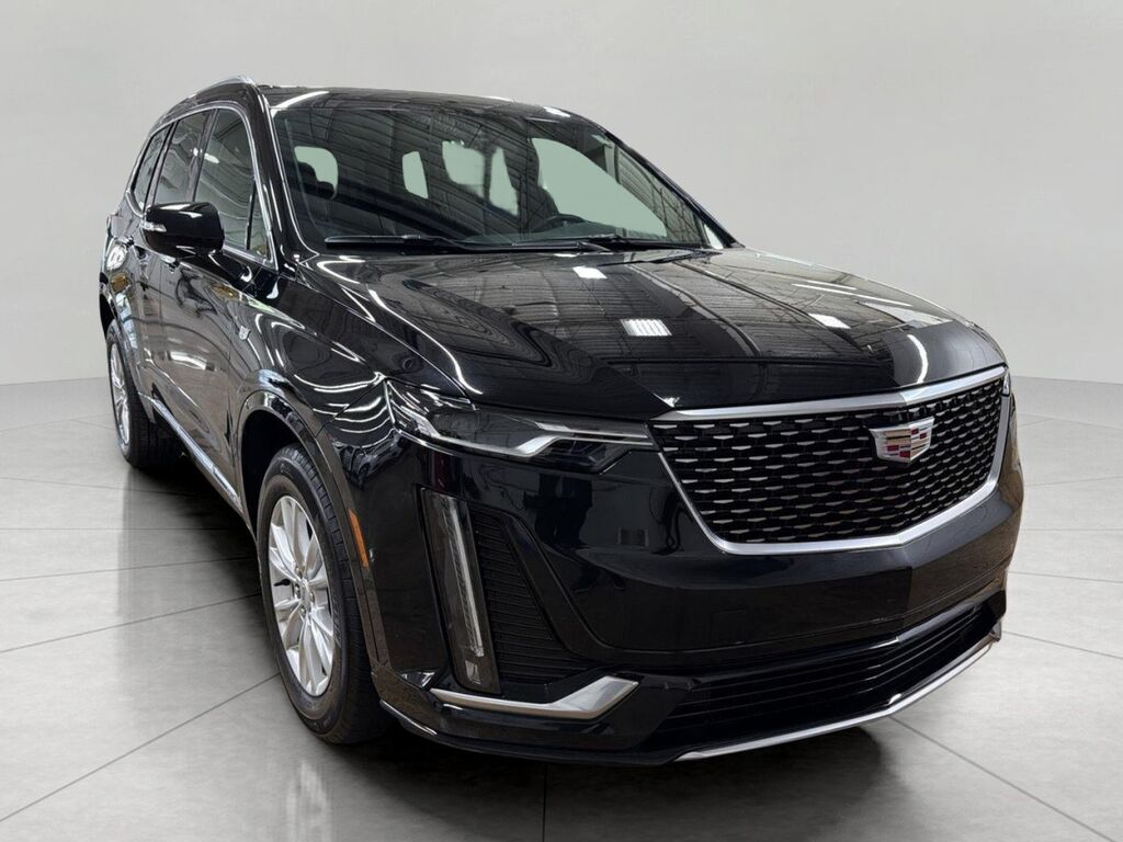 2024 Cadillac XT6 — photo 1 of 7