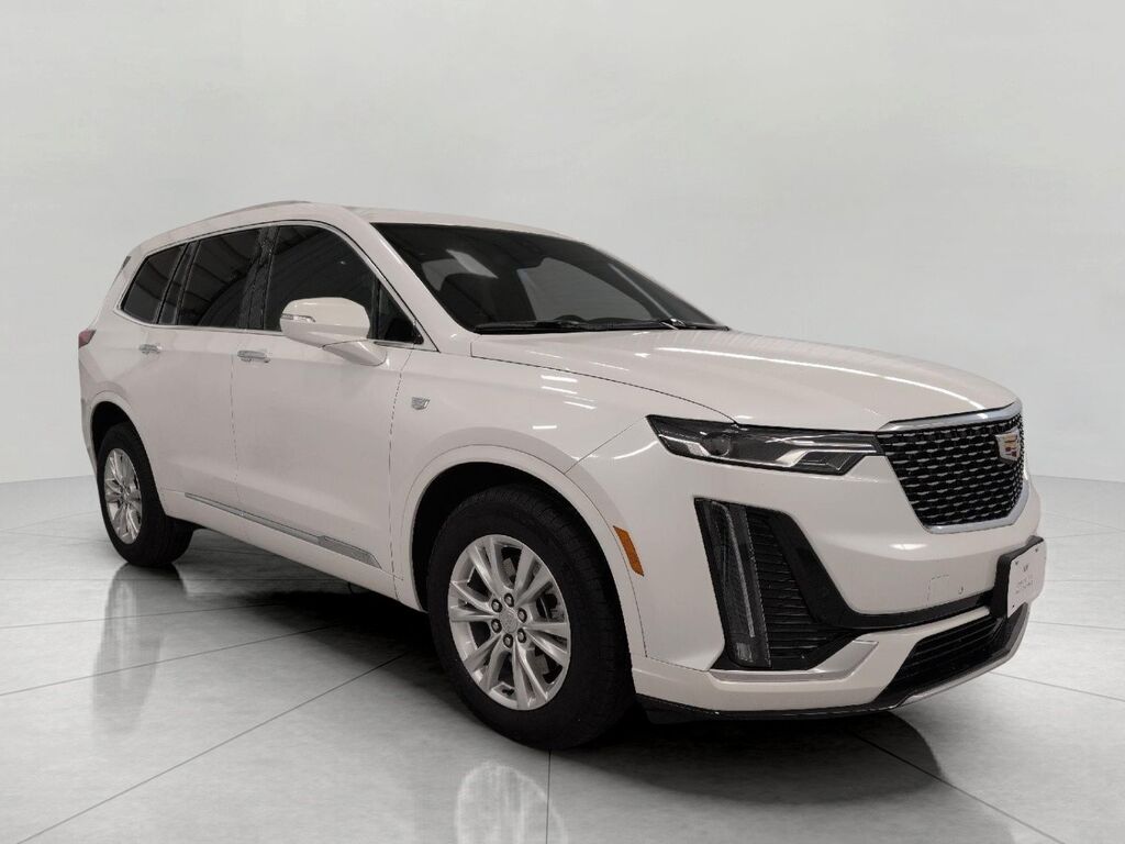 2024 Cadillac XT6 — photo 1 of 7