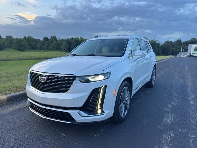 2021 Cadillac XT6 Premium Luxury — photo 1 of 13