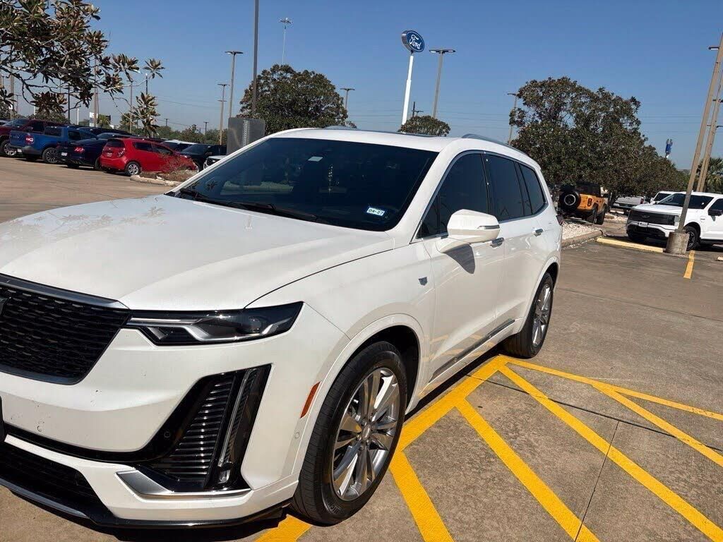 2024 Cadillac XT6 Premium Luxury — photo 1 of 1
