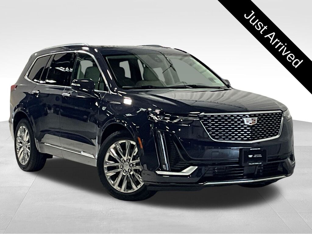 2025 Cadillac XT6 — photo 1 of 6