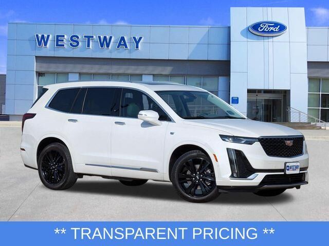 2025 Cadillac XT6 Premium Luxury — photo 1 of 13