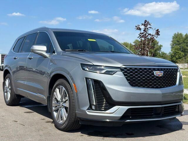 2023 Cadillac XT6 Premium Luxury — photo 1 of 26