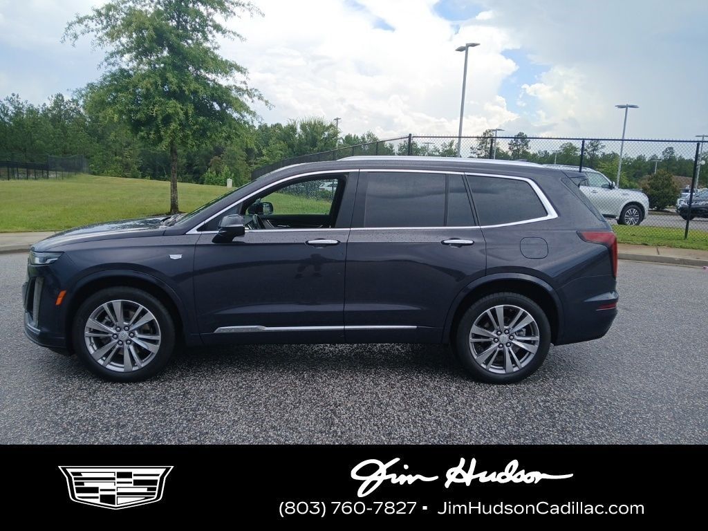 2025 Cadillac XT6 — photo 1 of 7
