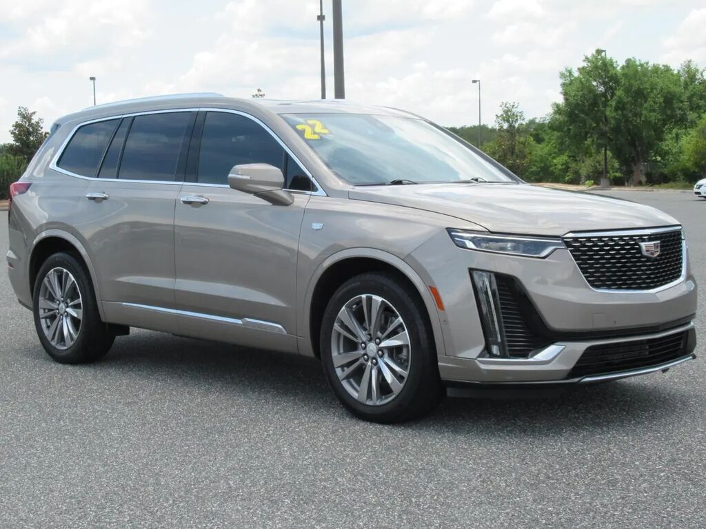 2022 Cadillac XT6 Premium Luxury — photo 1 of 13