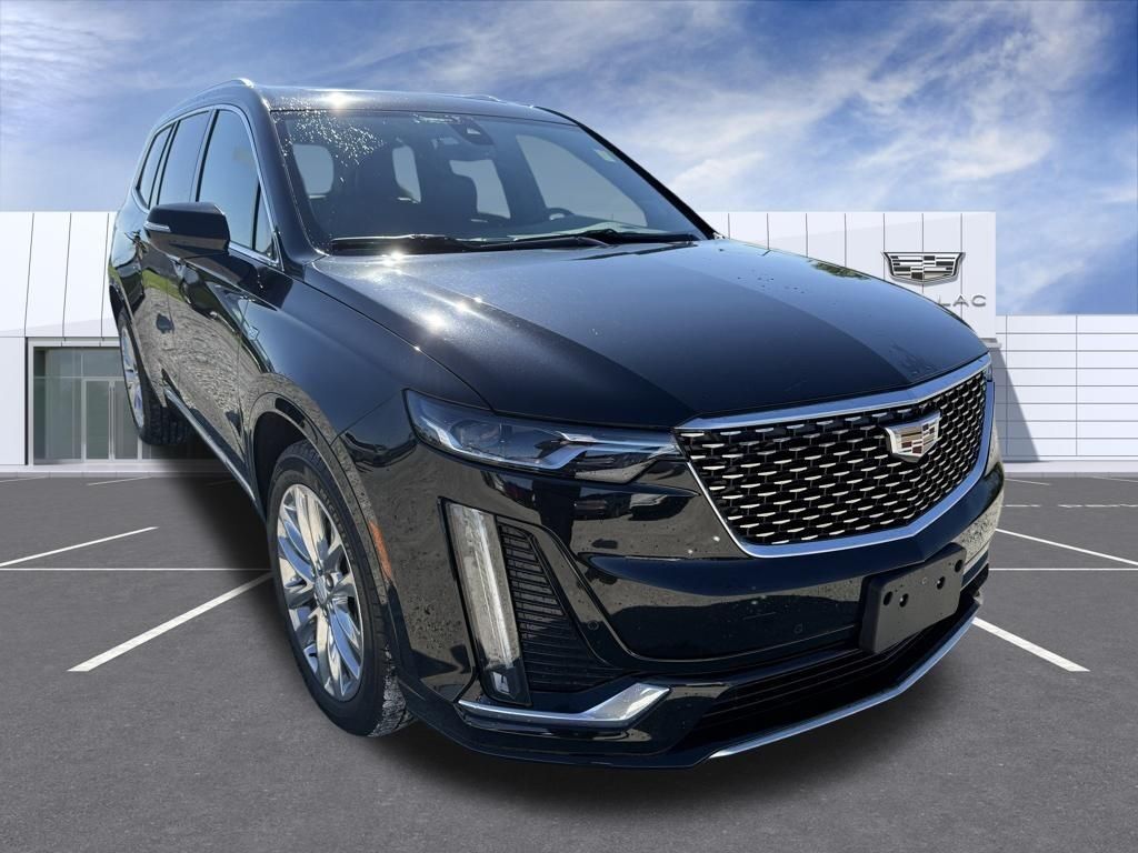 2023 Cadillac XT6 — photo 1 of 7
