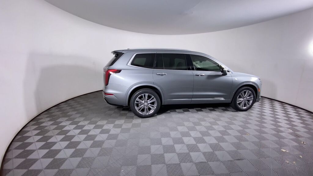 2024 Cadillac XT6 Premium Luxury — photo 1 of 7