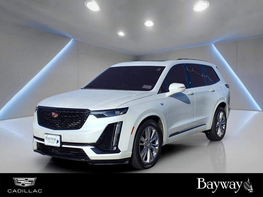 2024 Cadillac XT6 — photo 1 of 7