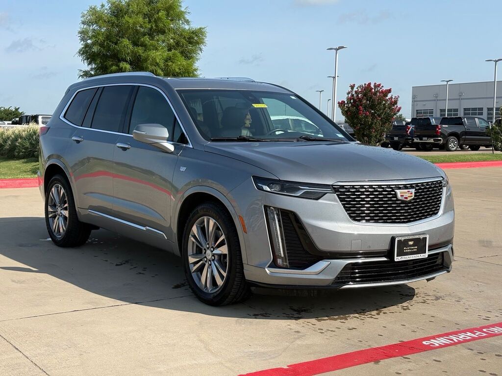 2025 Cadillac XT6 — photo 1 of 7