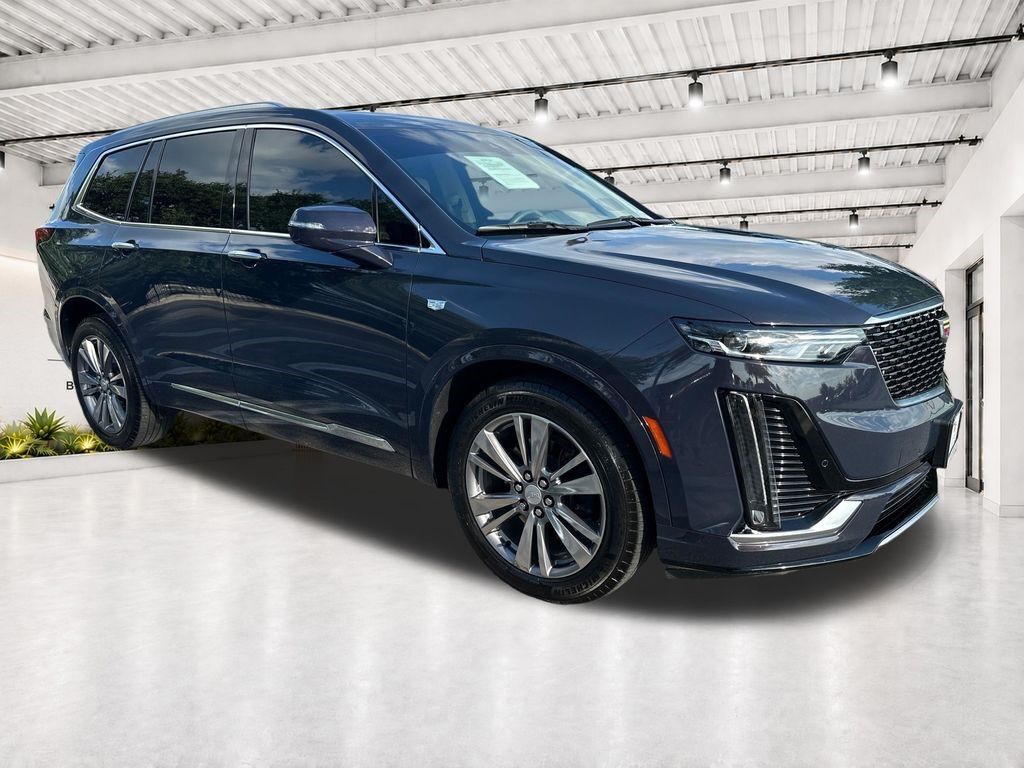 2024 Cadillac XT6 — photo 1 of 6