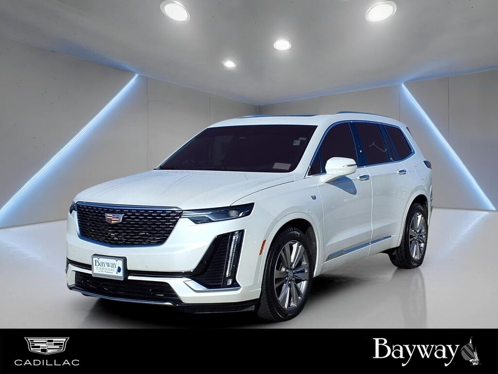 2024 Cadillac XT6 — photo 1 of 6